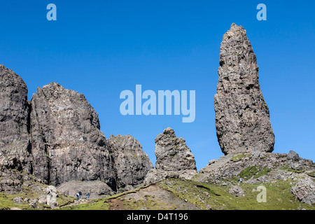 Il vecchio uomo di Storr rock-viso e pinnacoli sull'Isola di Skye in Scozia. Foto Stock