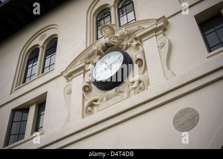 L'Oriente centottantesimo Street station nel Bronx a New York sulla Dyre Avenue linea Foto Stock