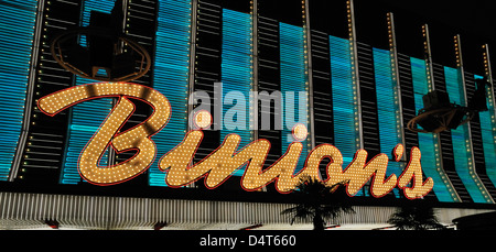 Insegna al neon fuori il Binion's Gambling Hall, centro di Las Vegas Foto Stock