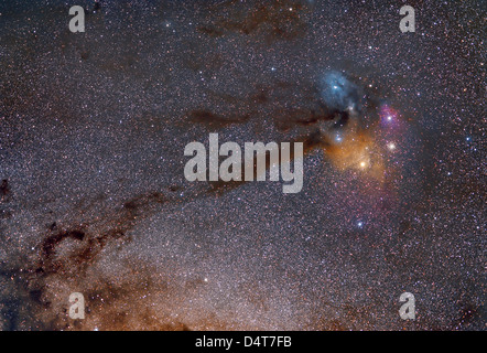 Nebula intorno Antares di Rho Ofiuco area del Sagittario. Foto Stock