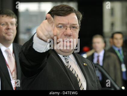 Primo Ministro irlandese Brian Cowen gesti a Bruxelles, Belgio, 29 ottobre 2009. Il vertice UE avviene il 29 e 30 ottobre 2009. Foto: Achim Scheidemann Foto Stock