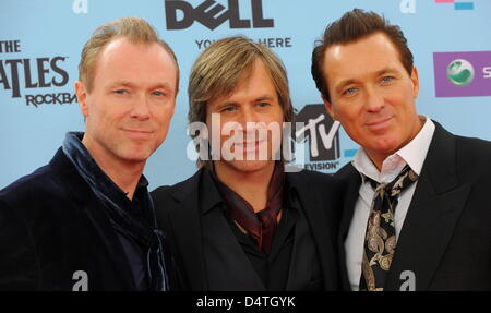 La band britannica Spandau Ballet arriva per gli MTV Europe Music Awards alla O2 World di Berlino, Germania, 05 novembre 2009. MTV ha scelto Berlino per la cerimonia come l'anno 2009 segna il ventesimo anniversario della caduta del muro di Berlino. Foto: Soeren Stache Foto Stock