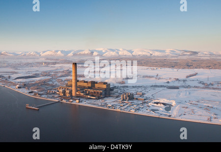 Una veduta aerea di ScottishPower della Centrale Energetica di Longannet, sulla sponda nord del Firth of Forth vicino a Kincardine, Scozia. Foto Stock