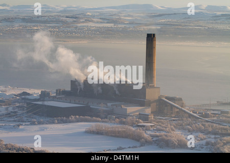 Una veduta aerea di ScottishPower della Centrale Energetica di Longannet, sulla sponda nord del Firth of Forth vicino a Kincardine, Scozia. Foto Stock