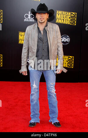 Musicista Jason Aldean arriva presso la American Music Awards 2009 presso il Nokia Theatre di Los Angeles, Stati Uniti d'America, 23 novembre 2009. Foto: Hubert Boesl Foto Stock