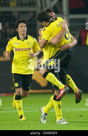 Bundesliga tedesca, 5 giorno di giocare il gioco Borussia Dortmund contro 1. FC Kaiserslautern avviene al Signal Iduna Stadium di Dortmund, Germania, il 22 settembre 2010. Dortmund (L-R) Shinji Kagawa, Mats Hummels e Nuri Sahin allietare dopo Hummels' 3-0 obiettivo. Foto: Bernd Thissen Foto Stock