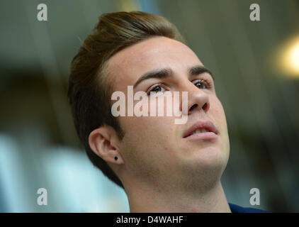 Nazionale tedesco di giocatore di calcio Mario Goetze partecipa a una conferenza stampa tenutasi presso la sede della squadra di calcio tedesca association (DFB) di Francoforte sul Meno, Germania, 19 marzo 2013. Il team tedesco si prepara per la prossima partita di qualificazione per la Coppa del Mondo FIFA contro il Kazakistan tenutasi a Astana il 22 marzo 2013. Foto: ARNE DEDERT Foto Stock