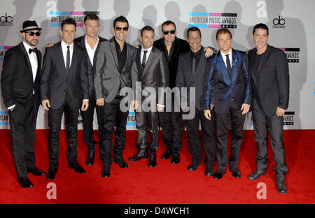 I cantanti del Boygroups Backstreet Boys e i nuovi capretti sul blocco di arrivare per la trentottesima annuale degli American Music Awards a Los Angeles, California, USA, 21 novembre 2010. Foto: Hubert Boesl Foto Stock