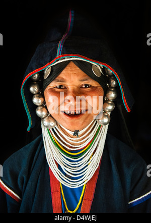 Una donna da Akha hill tribe, Kyaing Tong, Stato Shan, Birmania (Myanmar) Foto Stock