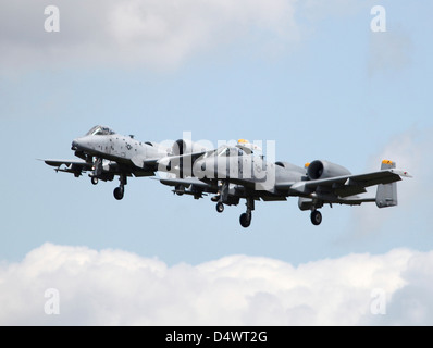 Due A-10C Thunderbolt aeromobili degli Stati Uniti Forze Aeree in Europa. Foto Stock