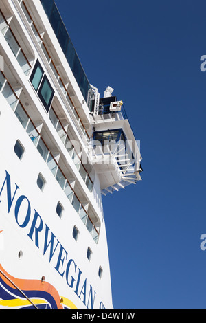 Norwegian Spirit NCL Cruise liner nel porto e ormeggiato al porto di Tenerife, Puerto Los Cristianos, Isole Canarie, Spagna. Foto Stock