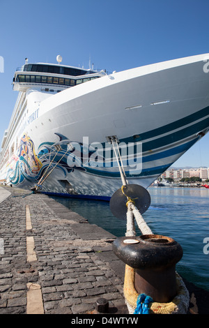 Norwegian Spirit NCL Cruise liner nel porto e ormeggiato al porto di Tenerife, Puerto Los Cristianos, Isole Canarie, Spagna. Foto Stock