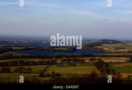 I serbatoi sotto Rivington Pike Horwich Bolton Lancashire Inghilterra Foto Stock