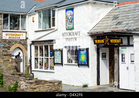 Esterno del Museo della stregoneria nel villaggio di Boscastle, Cornwall, Regno Unito Foto Stock