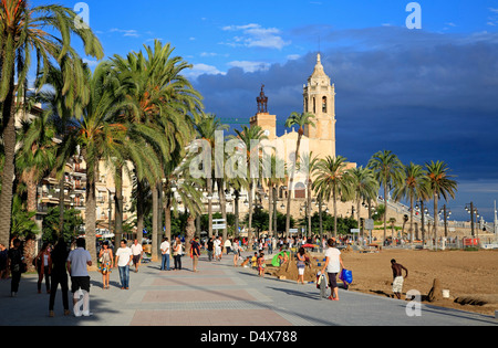 Costa Daurada, Sitges, Beach-Promenade, Spagna Foto Stock