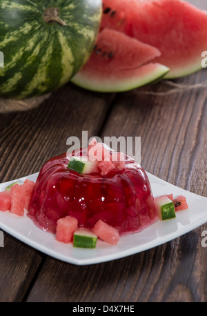 Freschi Fatti in casa anguria jella (con frutta fresca pezzi) Foto Stock