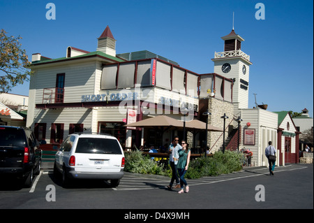 Ordine di breve ristorante presso il Mercato degli Agricoltori a Los Angeles Foto Stock