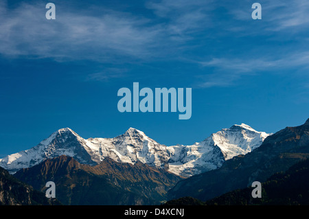 Vette Eiger, Moench e Jungfrau (f.l.t.r.) sotto il cielo blu, Grindelwald, Berner Oberland, Svizzera Foto Stock