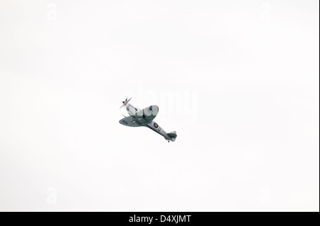 MK356 Supermarine Spitfire LF Mk IXe del Battle of Britain Memorial Flight (BBMF) eseguendo un display su Blackpool Foto Stock