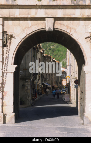 Vecchia porta medievale Porte d'Espagne, Villefranche de Conflent, Pirenei orientali, Languedoc-Roussillon, Francia Foto Stock