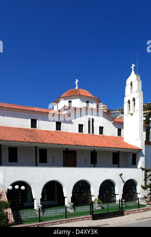 Vista estiva della Chiesa a Saranda Città, Saranda distretto, Sud Albania, Europa Foto Stock