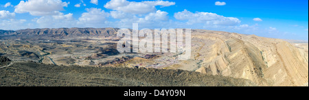 Deserto di Negev paesaggi fotografati a HaMakhtesh HaGadol (il grande cratere) Foto Stock