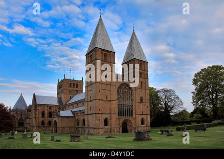 Southwell Minster in primavera, Southwell città mercato, Nottinghamshire, England, Regno Unito Foto Stock