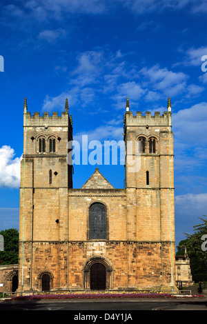 Priory chiesa nella città mercato di Worksop, Nottinghamshire, England, Regno Unito Foto Stock