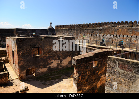 Fortificazioni a Fort Jesus sull isola di Mombasa, in Kenya, Africa orientale Foto Stock