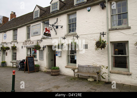 Il Red Lion Inn Cricklade, una piccola città nel Wiltshire, Inghilterra REGNO UNITO Foto Stock