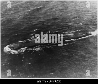 USS Nautilus (SS-571), la marina militare del primo atomic powered sottomarino, sulla sua iniziale di prove in mare, 01/20/1955 Foto Stock