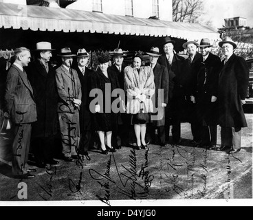 Fotografia del Presidente Harry Truman con armadio e famiglia lasciando il Campidoglio, 01/06/1947 Foto Stock