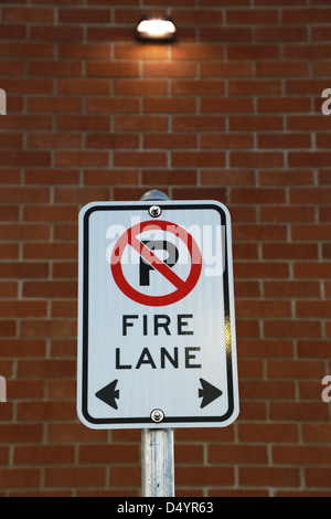 Nessun parcheggio Fire Lane Foto Stock