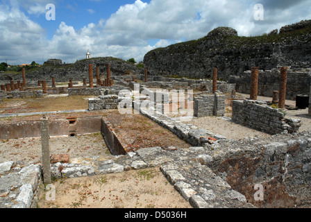 Casa di la svastica Villa mosaici e mura difensive in Conimbriga. Conimbriga rovine romane, Coimbra, Beira Litoral, Portogallo Foto Stock