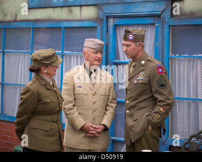 Reenactors raffigurante la II guerra mondiale delle forze americane a North Norfolk ferrovie 1940's weekend Foto Stock