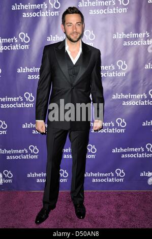 Los Angeles, California, USA. Xx Marzo 2013. Zachary Levi presso gli arrivi per la ventunesima edizione di una notte una sardi di Gala per il morbo di Alzheimer Association, il Beverly Hilton Hotel di Beverly Hills, CA, 20 marzo 2013. Foto di: Dee Cercone/Everett raccolta/dpa/Alamy Live News Foto Stock