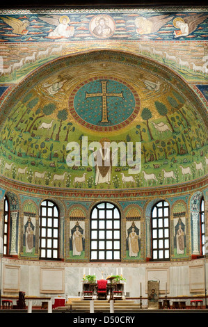 L'Italia, Emilia Romagna, Ravenna, Sant Apollinare in Classe Basilica, vista interna Foto Stock