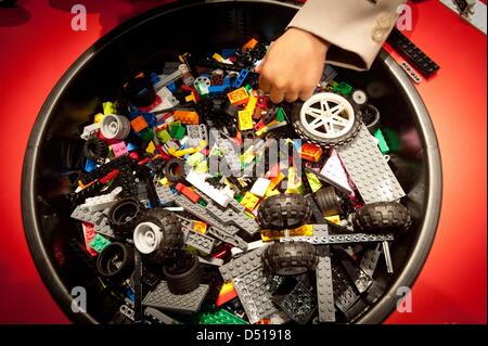 Yonkers, New York, Stati Uniti Marzo 21, 2013. LEGOLAND Discovery Centre Westchester, una massiccia 32,300 piedi quadrati di attrazione indoor con più di 3 milioni di mattoncini LEGO, è il tri-stato area di destinazione più recente per i bambini e le famiglie a Ridge Hill a Yonkers. Le funzioni di attrazione MINILAND il luogo della firma e ri-creazione di posizioni del punto di riferimento e gli edifici di tutta la contea di Westchester e New York City, interamente fatta di mattoncini LEGO. Immagine di credito: credito: Bryan Smith/ZUMAPRESS.com/Alamy Live News Foto Stock