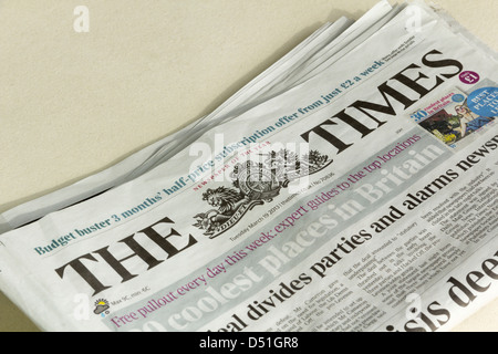 Un problema dei tempi che mostra una parte della pagina anteriore con enfasi sulla testata. Foto Stock