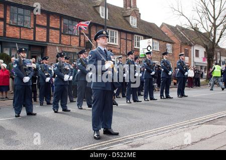 Wendover, Regno Unito. Il 22 marzo 2013. RAF Halton libertà di Vale Parade. Il corteo si celebra la concessione della libertà di entrata ad Aylesbury Vale il consiglio del distretto. Una "Libertà di entrata " è il più alto tributo che può essere pagato a qualsiasi organizzazione militare o di servizio. Credito: Andrew Spiers / Alamy Live News Foto Stock