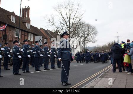 Wendover, Regno Unito. Il 22 marzo 2013. RAF Halton libertà di Vale Parade. Il corteo si celebra la concessione della libertà di entrata ad Aylesbury Vale il consiglio del distretto. Una "Libertà di entrata " è il più alto tributo che può essere pagato a qualsiasi organizzazione militare o di servizio. Credito: Andrew Spiers / Alamy Live News Foto Stock