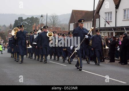 Wendover, Regno Unito. Il 22 marzo 2013. RAF Halton libertà di Vale Parade. Il corteo si celebra la concessione della libertà di entrata ad Aylesbury Vale il consiglio del distretto. Una "Libertà di entrata " è il più alto tributo che può essere pagato a qualsiasi organizzazione militare o di servizio. Credito: Andrew Spiers / Alamy Live News Foto Stock