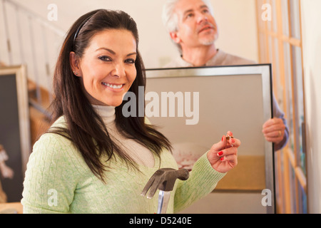 Coppia ispanica decorazione di casa insieme Foto Stock