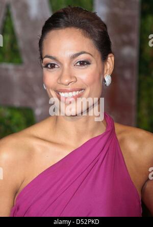 Noi attrice Rosario Dawson arriva a Vanity Fair Oscar Party al Sunset Tower di Los Angeles, Stati Uniti d'America, 07 marzo 2010. Foto: Hubert Boesl Foto Stock