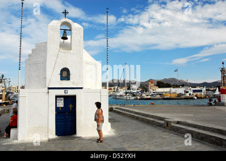 Chiesa di San Nicola sul molo sull'isola di Egina nel golfo Saronico in Grecia Foto Stock