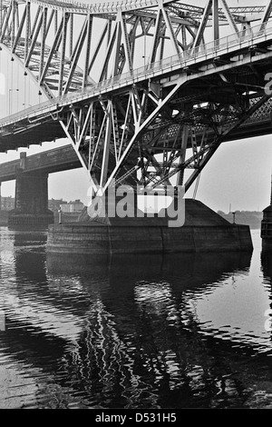 Ponte Runcorn-Widnes 1980 Foto Stock