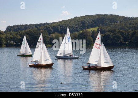 Essen, Germania, barche a vela sul lago Baldeneysee Foto Stock