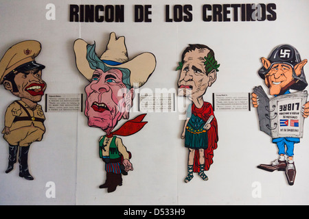 Cuba, La Habana, La Habana Vieja, Museo de la Revolucion, caricature di ex presidenti degli USA Foto Stock