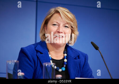 Berlino, Germania. Il 22 marzo 2013. Cornelia Pieper all'evento federale sull'acqua giornata a Berlino. / Berlino, 22 marzo, 2013. In occasione della Giornata mondiale dell'acqua2013 il governo federale tedesco ha invitato all'evento "acqua transfrontalieri cooperazione - Germania: Credito Reynaldo Chaib Paganelli / Alamy Live News Foto Stock