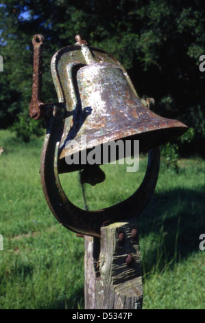 La cena campana dal Marjorie Kinnan Rawlings home al parco dello Stato: Cross Creek, Florida. Foto Stock